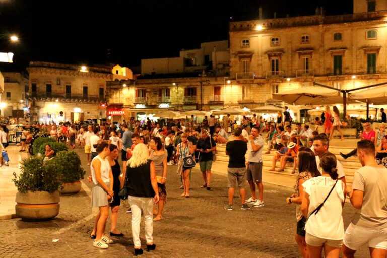 Ostuni: arriva il ricorso al Tar  contro lo stop agli alcolici dalle 2 alle 6 di mattina