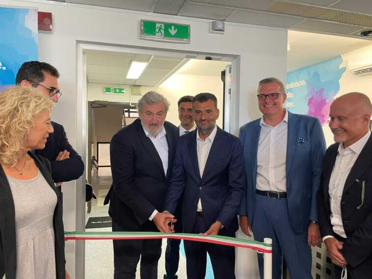 Inaugurata a Bari la nuova sede IBM: «Puglia laboratorio di innovazione» – VIDEO