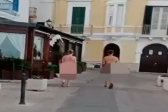 In giro nude per Gallipoli: il video diventa virale