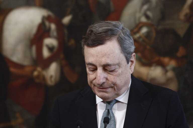 Galleria foto 'A Draghi l’applauso della Camera, il premier sale al Colle' - foto 1