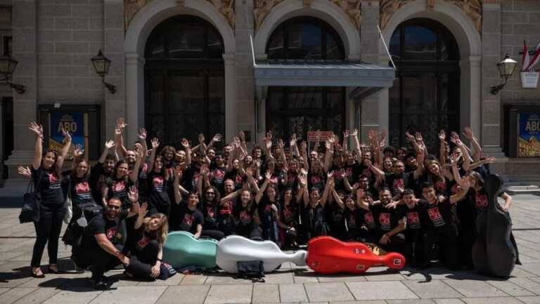 Galleria foto 'L’Apulian Youth Symphony Orchestra trionfa a Vienna: «Il talento pugliese non ha confini»' - foto 1