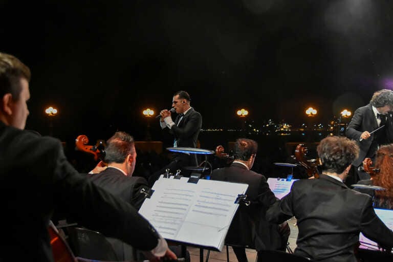 Achille Lauro in tour con l’Orchestra della Magna Grecia: il 9 settembre tappa a Taranto