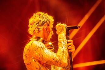 Galleria foto 'Achille Lauro scatena i 12.000 di San Siro con l’Electric Orchestra' - foto 1