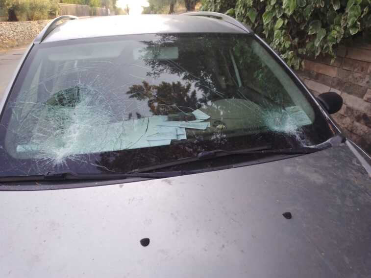 Galleria foto 'Auto nel mirino dei vandali. Vetri spaccati in piena notte ad Andria' - foto 1
