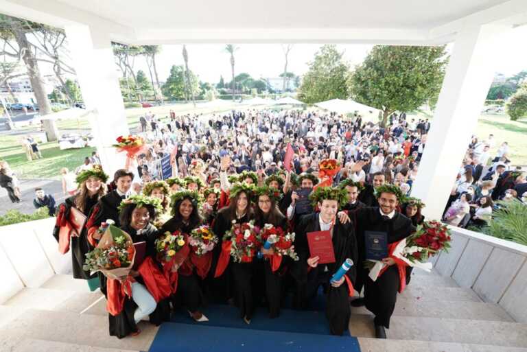 Galleria foto 'All’Unicatt di Roma, festa di laurea per i medici in lingua inglese' - foto 1