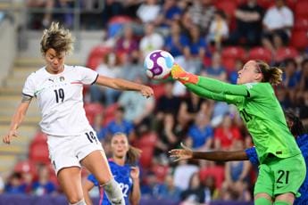 Galleria foto 'Ascolti tv, prime time a Rai 1 con le azzurre in campo per Francia-Italia' - foto 1