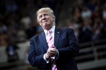 Galleria foto 'Assalto al Congresso, indagine su Trump' - foto 1