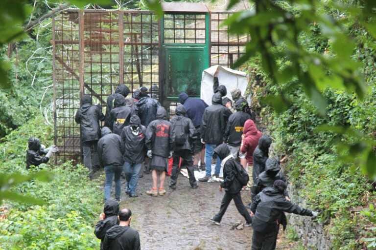 Galleria foto 'Assalto No Tav in Valsusa, 14 feriti' - foto 1