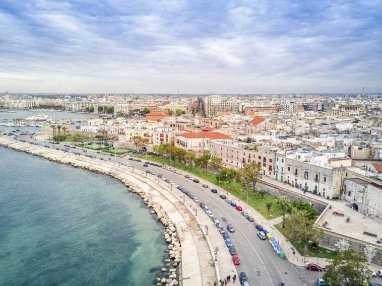 Bari, il mercato immobiliare segna +13,5%. Ma pesa l’instabilità politica
