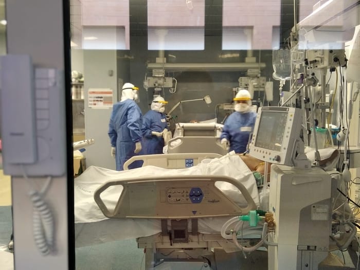 Galleria foto 'Covid, 2 morti e 4.765 nuovi casi. Tasso di positività al 24,1%' - foto 1