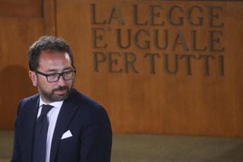 Galleria foto 'Bonafede, ‘resto nel M5S, mai chiesto deroghe a Grillo o Conte’' - foto 1