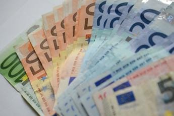 Galleria foto 'Bonus 550 euro part time 2022, come funziona' - foto 1