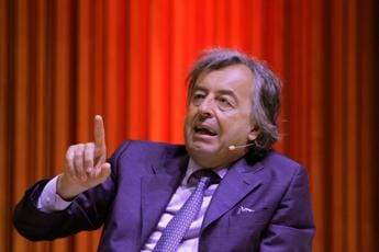 Galleria foto 'Burioni, Codacons: “Esposto all’Ordine dei medici, va radiato”' - foto 1