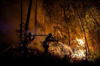 Galleria foto 'Caldo record e incendi, dalla Spagna alla Grecia brucia l’Europa del Sud' - foto 1