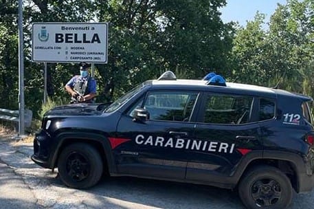 Non accetta la fine della relazione: 46enne arrestata per stalking nel Potentino