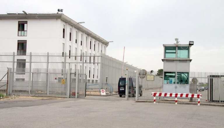 Taranto, detenuto si suicida in carcere