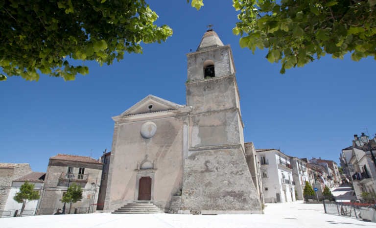 Alberona, niente rintocchi di notte: disturbano i turisti. Insorge il sindaco