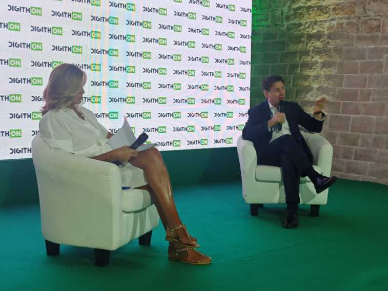 Bisceglie, Conte a DigithON: «M5s si batterà per diritto a internet in Costituzione»
