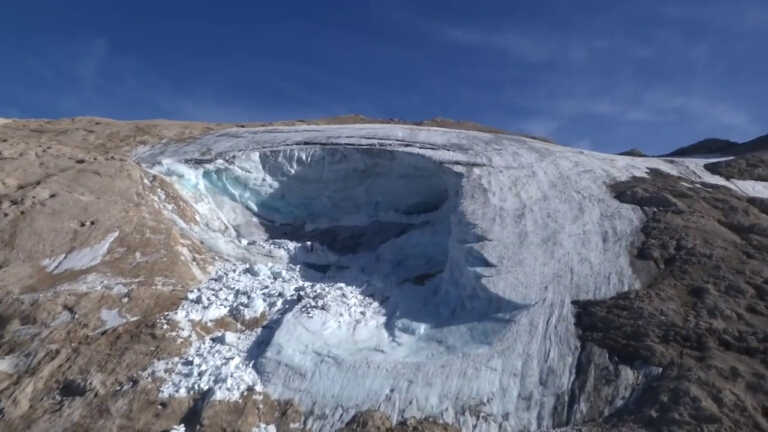 Galleria foto 'Continuano le ricerche sulla Marmolada, chiuso tutto il massiccio' - foto 1