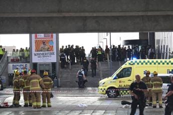 Galleria foto 'Copenaghen, sparatoria in centro commerciale: 3 morti' - foto 1
