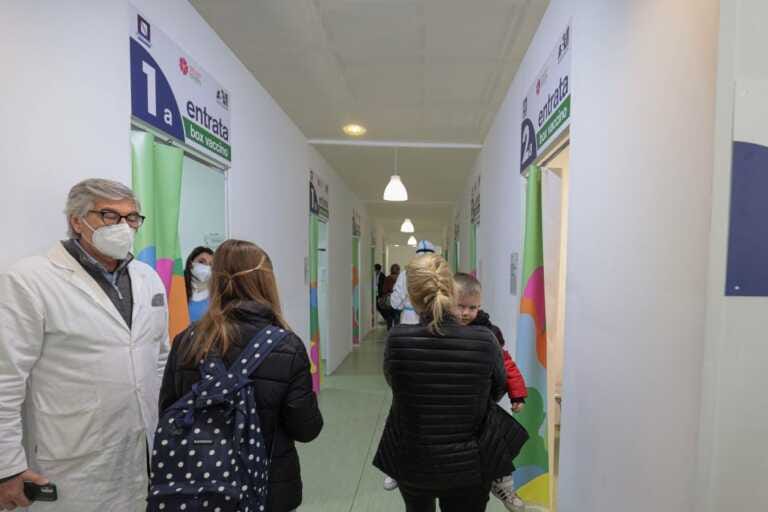Galleria foto 'Covid, 107.786 nuovi positivi, 72 le vittime' - foto 1