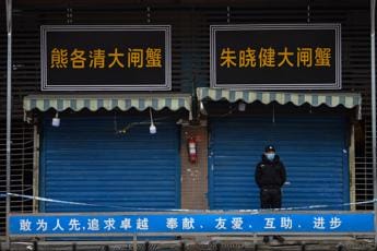 Galleria foto 'Covid, 4 casi a Wuhan: un milione di persone in lockdown' - foto 1