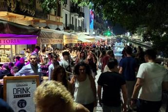 Galleria foto 'Covid, nuova ondata travolge Europa: “Subito quarta dose a over 60”' - foto 1