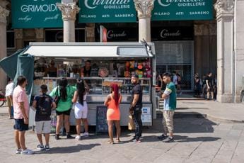 Galleria foto 'Covid oggi Italia, 107.240 contagi e 94 morti: bollettino 7 luglio' - foto 1