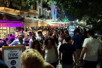 Galleria foto 'Covid oggi Italia, 37.756 contagi e 127 morti: bollettino 11 luglio' - foto 1