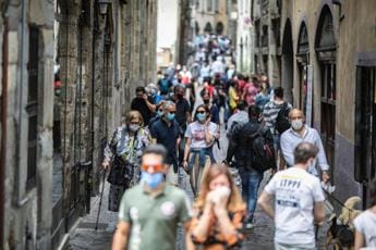 Galleria foto 'Covid oggi Italia, 51.208 casi e 77 morti: bollettino 24 luglio' - foto 1