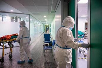 Galleria foto 'Covid oggi Italia, 86.334 contagi e 72 morti: bollettino 1 luglio' - foto 1
