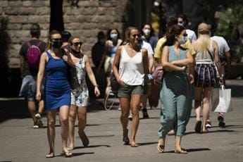 Galleria foto 'Covid oggi Lazio, 4.777 casi e 3 morti: a Roma 2.265 contagi' - foto 1