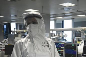 Galleria foto 'Covid oggi Lombardia, 19.037 contagi e 7 morti: bollettino 5 luglio' - foto 1