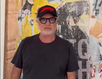Galleria foto 'Crazy Pizza senza acqua, Briatore costretto a chiudere: “Terzo mondo”' - foto 1
