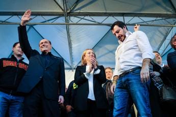 Galleria foto 'Crisi governo, Forza Italia e Lega in stand by: Meloni vuole il voto' - foto 1