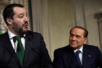 Galleria foto 'Crisi governo, Salvini-Berlusconi pronti al voto. Tensioni in assemblea M5S' - foto 1