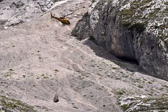 Galleria foto 'Crollo Marmolada, procuratore Trento: “Escluse negligenza e imprudenza”' - foto 1