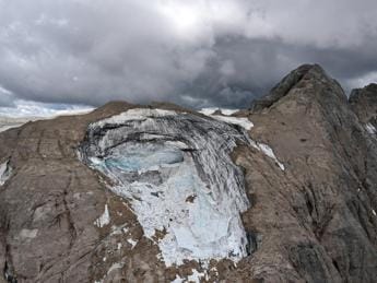 Galleria foto 'Crollo Marmolada, riprese ricerche con droni' - foto 1
