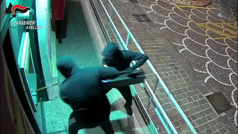 Galleria foto 'Da Foggia in Irpinia per furti ai Bancomat, tre arresti' - foto 1