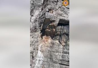 Galleria foto 'Dolomiti, crolla un pilastro dalla Moiazza: nessun ferito – Video' - foto 1