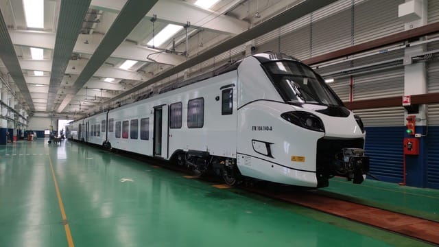 Sei nuovi elettrotreni sulla linea Bari-Barletta: investimento da oltre 36 milioni