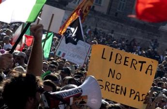 Galleria foto 'Elezioni 2022, sondaggisti: “Partito no vax sarebbe sotto soglia sbarramento”' - foto 1