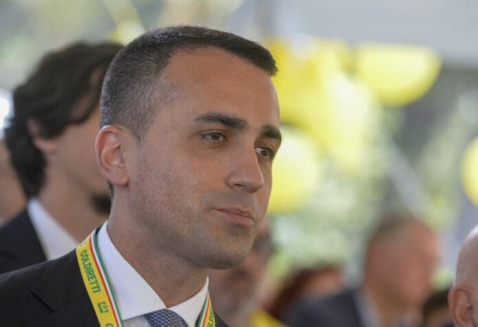 Galleria foto 'Elezioni, Di Maio sigla accordo con Tabacci' - foto 1