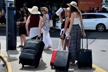 Galleria foto 'Estate 2022, per gli italiani vacanze più care degli ultimi 50 anni' - foto 1