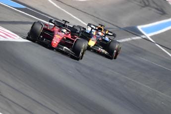 Galleria foto 'F1 Gp Francia 2022, Leclerc finisce su barriere: Verstappen in testa' - foto 1