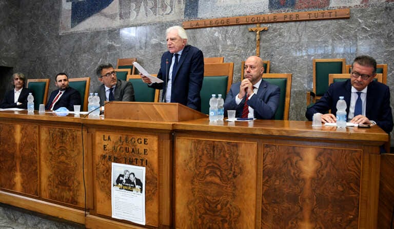 A Bari il ricordo delle vittime di mafia: «Esercitiamo memoria per futuro migliore» – VIDEO