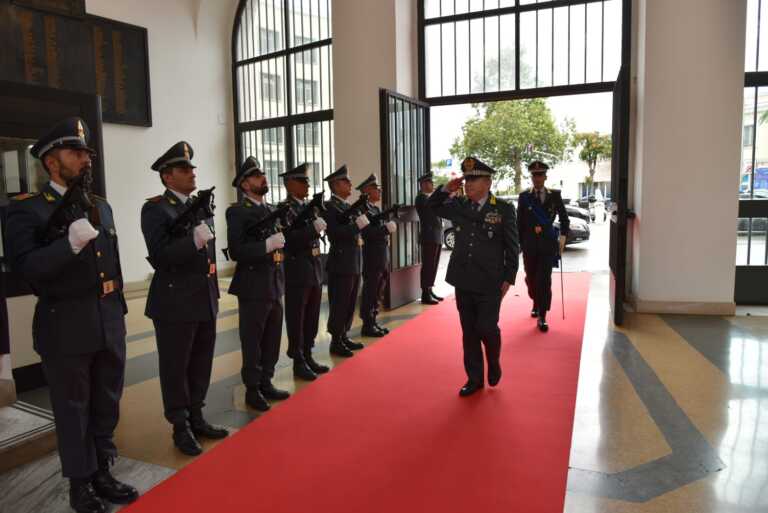 Galleria foto 'Il generale Toscano nuovo comandante della Guardia di Finanza della Puglia' - foto 1