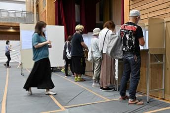 Galleria foto 'Giappone al voto dopo l’omicidio di Abe: gli exit poll' - foto 1