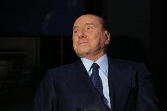 Governo, Berlusconi: “Può continuare anche senza M5S” Governo, Berlusconi: “Può continuare anche senza M5S”