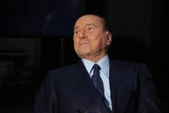 Galleria foto 'Governo, ‘colpo di teatro’ di Berlusconi: “Ecco il programma in 20 punti”' - foto 1